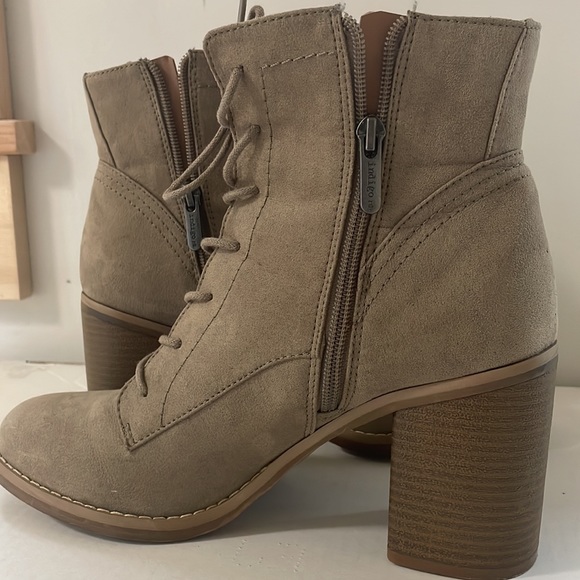 Indigo Rd from Francesca’s suede granny zip and lace-up heeled boot in size 10 - Picture 6 of 8